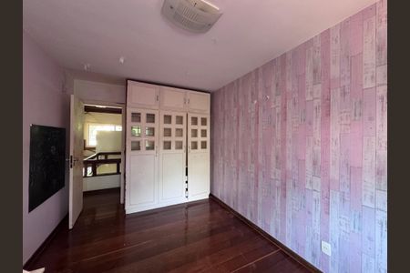 Casa de condomínio à venda com 460m², 5 quartos e 2 vagasQuarto