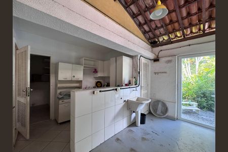 Casa de condomínio à venda com 460m², 5 quartos e 2 vagasÁrea de Serviço 