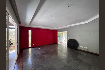 Casa de condomínio à venda com 460m², 5 quartos e 2 vagasSala