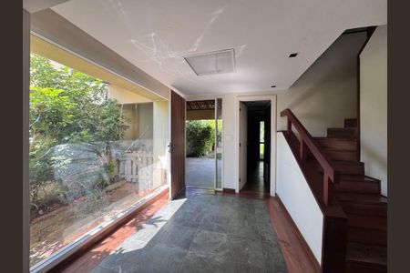 Casa de condomínio à venda com 460m², 5 quartos e 2 vagasSala