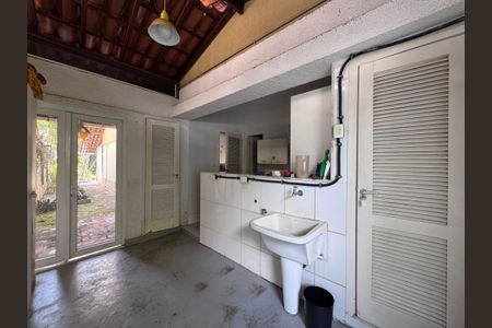 Casa de condomínio à venda com 460m², 5 quartos e 2 vagasÁrea de Serviço 