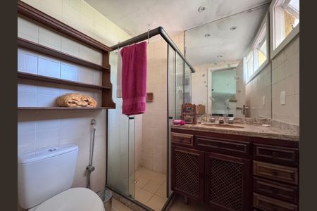 Casa de condomínio à venda com 460m², 5 quartos e 2 vagasBanheiro Social