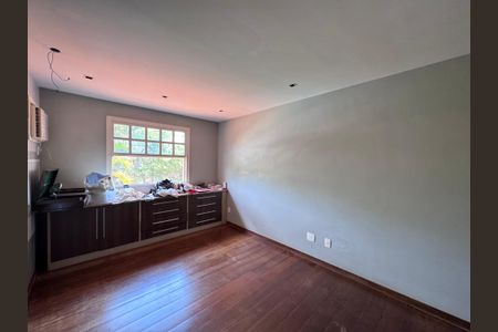 Casa de condomínio à venda com 460m², 5 quartos e 2 vagasSuite 2