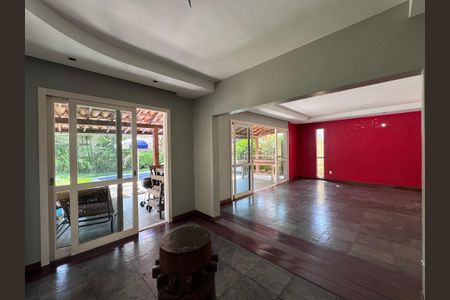 Casa de condomínio à venda com 460m², 5 quartos e 2 vagasSala