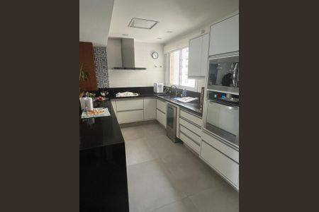 Apartamento à venda com 128m², 3 quartos e 2 vagasFoto 02