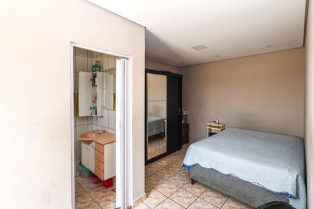 Casa à venda com 120m², 5 quartos e 2 vagas Casa à venda com 120m², 5 quartos e 2 vagasQuarto 5 - Suíte