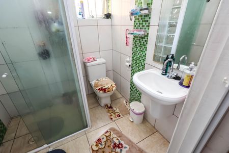 Casa à venda com 120m², 5 quartos e 2 vagas Casa à venda com 120m², 5 quartos e 2 vagasBanheiro 1