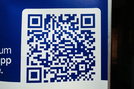 Casa à venda com 120m², 5 quartos e 2 vagas Casa à venda com 120m², 5 quartos e 2 vagasFachada