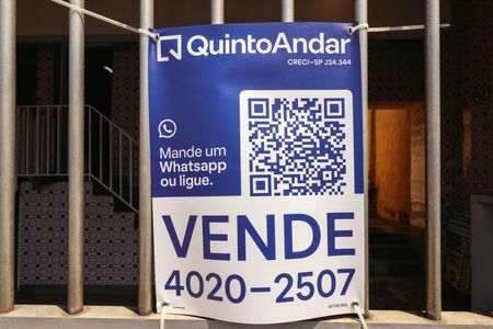 Casa à venda com 120m², 5 quartos e 2 vagas Casa à venda com 120m², 5 quartos e 2 vagasFachada