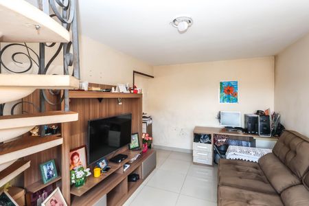 Casa à venda com 120m², 5 quartos e 2 vagas Casa à venda com 120m², 5 quartos e 2 vagasSala 2