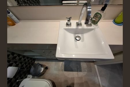 Apartamento à venda com 63m², 2 quartos e 1 vagaBanheiro da suíte 