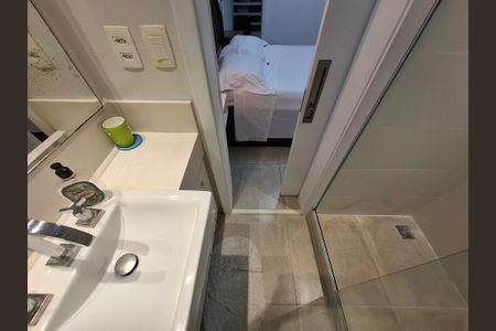 Apartamento à venda com 63m², 2 quartos e 1 vagaBanheiro da suíte 