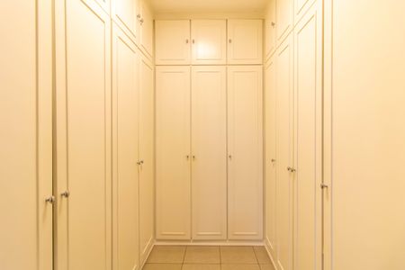 Apartamento à venda com 360m², 4 quartos e 3 vagas Apartamento à venda com 360m², 4 quartos e 3 vagasSuíte 1