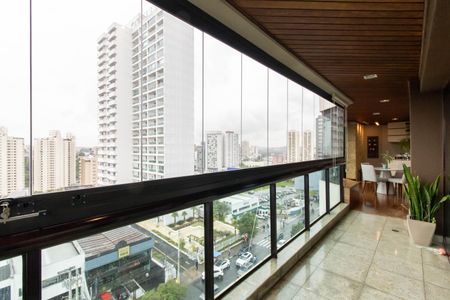 Apartamento à venda com 360m², 4 quartos e 3 vagas Apartamento à venda com 360m², 4 quartos e 3 vagasVaranda Gourmet