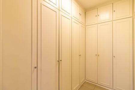 Apartamento à venda com 360m², 4 quartos e 3 vagas Apartamento à venda com 360m², 4 quartos e 3 vagasSuíte 1