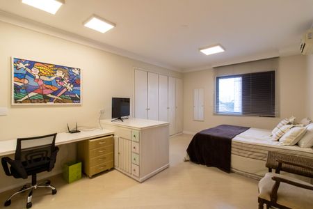Apartamento à venda com 360m², 4 quartos e 3 vagas Apartamento à venda com 360m², 4 quartos e 3 vagasSuíte 3