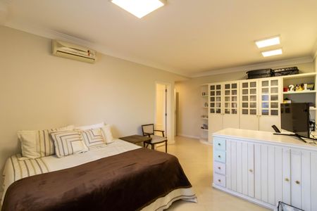 Apartamento à venda com 360m², 4 quartos e 3 vagas Apartamento à venda com 360m², 4 quartos e 3 vagasSuíte 3