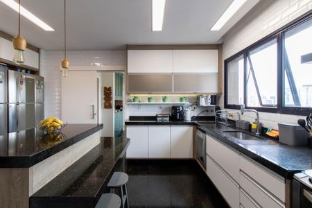 Apartamento à venda com 360m², 4 quartos e 3 vagas Apartamento à venda com 360m², 4 quartos e 3 vagasCozinha