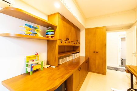 Apartamento à venda com 360m², 4 quartos e 3 vagas Apartamento à venda com 360m², 4 quartos e 3 vagasSuíte 4