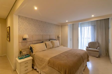 Apartamento à venda com 360m², 4 quartos e 3 vagas Apartamento à venda com 360m², 4 quartos e 3 vagasSuíte 1