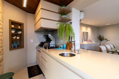 Apartamento à venda com 360m², 4 quartos e 3 vagas Apartamento à venda com 360m², 4 quartos e 3 vagasVaranda Gourmet