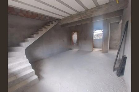 Casa à venda com 300m², 3 quartos e 4 vagasFoto 02