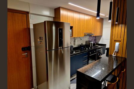 Cozinha de apartamento para alugar com 1 quarto, 44m² em Itapuã, Salvador