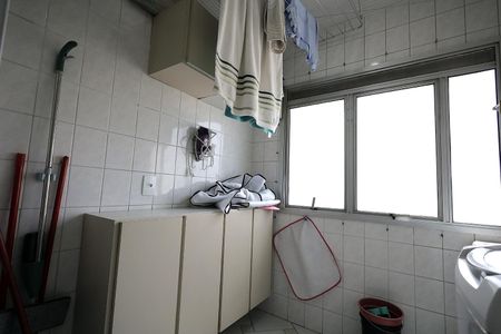 Apartamento à venda com 79m², 3 quartos e 1 vagaÁrea de Serviço