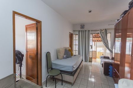 Sala de casa à venda com 3 quartos, 250m² em Nova Floresta, Belo Horizonte