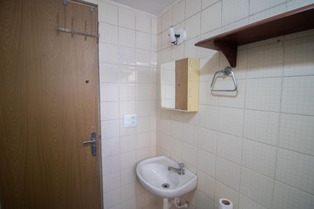 Apartamento para alugar com 67m², 2 quartos e 1 vagaBANHEIRO