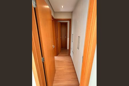 Corredor de apartamento para alugar com 2 quartos, 122m² em Tamboré, Santana de Parnaíba