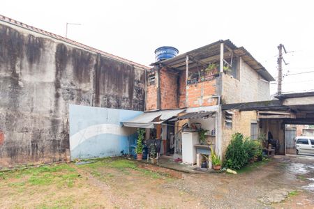 Casa à venda com 80m², 1 quarto e 6 vagasQuintal