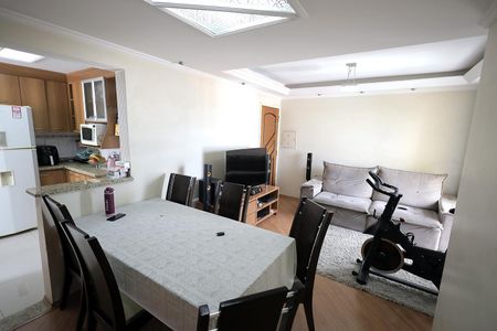 Sala de apartamento à venda com 2 quartos, 64m² em Vila Alto de Santo Andre, Santo André