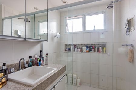 Apartamento à venda com 143m², 3 quartos e 3 vagasBanheiro da Suíte 1