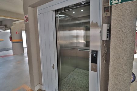 Apartamento para alugar com 61m², 2 quartos e 1 vagaElevador