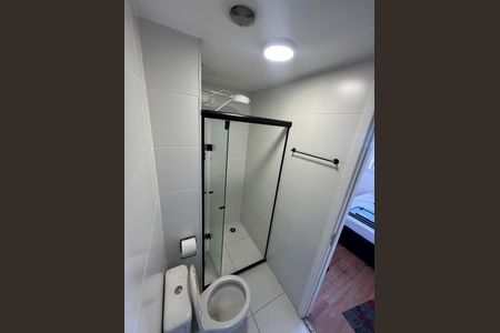 Banheiro de apartamento para alugar com 1 quarto, 28m² em Vila Ré, São Paulo