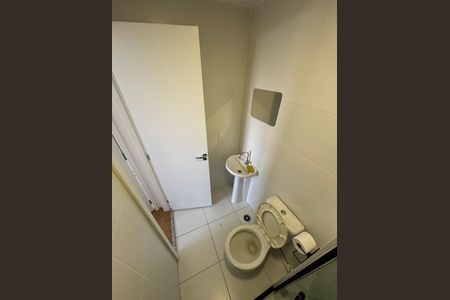 Banheiro de apartamento para alugar com 1 quarto, 28m² em Vila Ré, São Paulo
