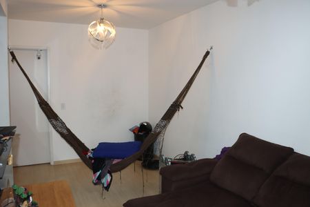 Apartamento para alugar com 2 quartos, 43m² em Jardim Sao Luiz, Embu das Artes