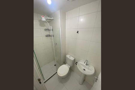 Banheiro de apartamento para alugar com 2 quartos, 32m² em Colônia (Zona Leste), São Paulo