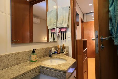 Apartamento para alugar com 76m², 2 quartos e 1 vagaBanheiro da Suíte