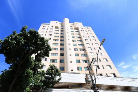 Apartamento para alugar com 76m², 2 quartos e 1 vagaFachada