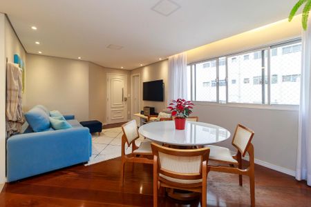 Apartamento à venda com 99m², 3 quartos e 2 vagasSala