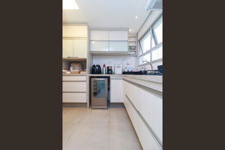 Apartamento à venda com 99m², 3 quartos e 2 vagasCozinha