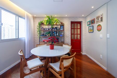 Apartamento à venda com 99m², 3 quartos e 2 vagasSala