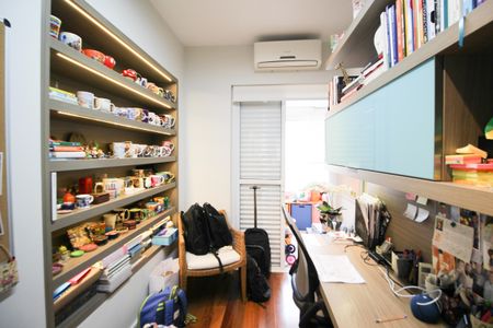 Apartamento à venda com 137m², 2 quartos e 2 vagasQuarto - Escritório 