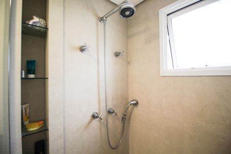 Apartamento à venda com 137m², 2 quartos e 2 vagasBanheiro 2 da Suíte 1 