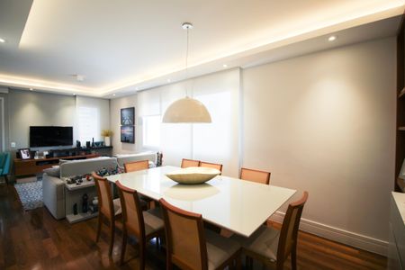 Apartamento à venda com 137m², 2 quartos e 2 vagasSala