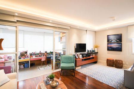 Apartamento à venda com 137m², 2 quartos e 2 vagasSala