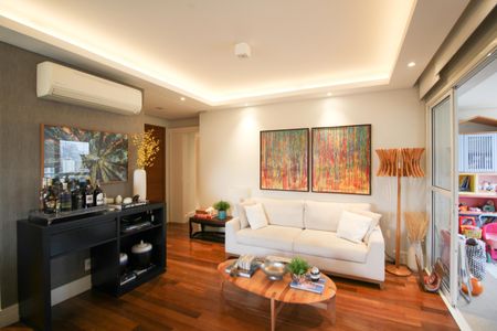 Apartamento à venda com 137m², 2 quartos e 2 vagasSala