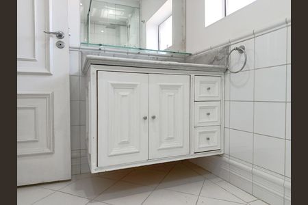 Apartamento à venda com 132m², 2 quartos e 2 vagas Apartamento à venda com 132m², 2 quartos e 2 vagasBanheiro social